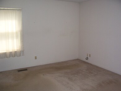 546 Morgan Dr, Gaffney, SC 29341 - photo 4