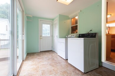 44 Dracut Rd, Hudson, NH 03051 - photo 3