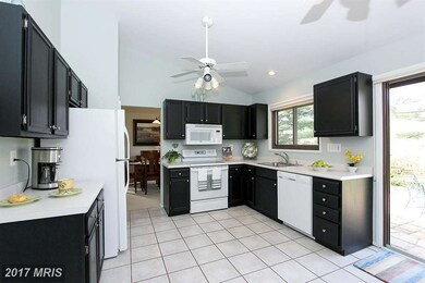 9409 Bethany Place, Montgomery Village, MD 20886 - photo 5