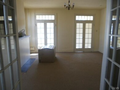 296 Washington St, East Stroudsburg, PA 18301 - photo 2