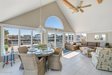 208 Curtis Point Dr-large-016-25-4M3A375