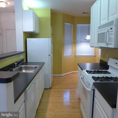 5006 Hollington Dr, Owings Mills, MD 21117 - photo 4