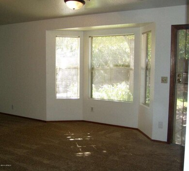 Large Family Rm wBay Window