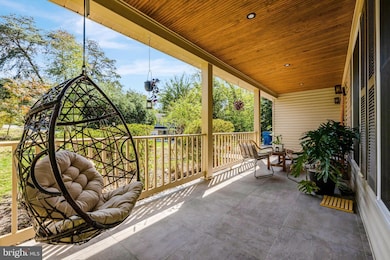 11637 Quail Ridge Ct, Reston, VA 20194 - photo 3