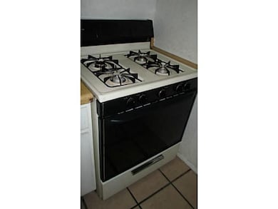 10508 Shannon Place unit B, El Paso, TX 79925 - photo 3