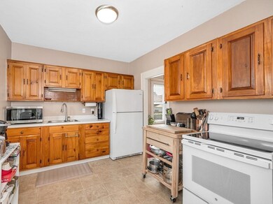 84 Winthrop Ave, Lowell, MA 01851 - photo 4