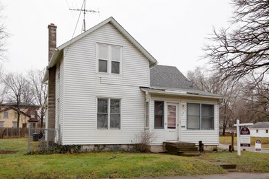 301 Spring St-102