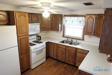 23307 W Hellwig Rd, Genoa, OH 43430 - photo 7