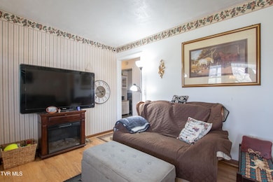 152 Shaw St, Lebanon, VA 24266 - photo 7