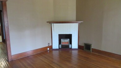 Living room/fireplace
