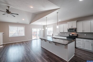 2158 NE Deciduous Ave, Albany, OR 97321 - photo 7