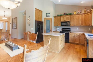2224 Coventry Ln, North Mankato, MN 56003 - photo 5