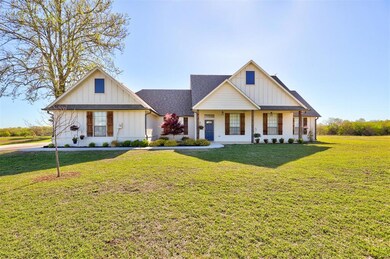 View of front of home featuring a front yard