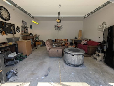 1 Car Garage