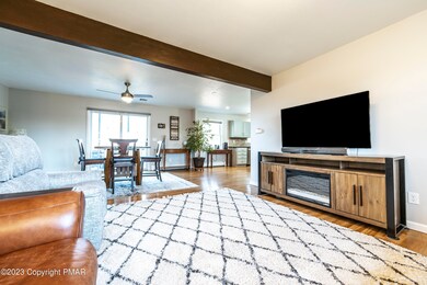 467 Bernadine Dr, Stroudsburg, PA 18360 - photo 4