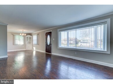 604 Glencroft Cir, Folcroft, PA 19032 - photo 6