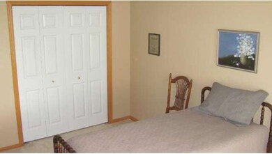 2nd bedroom with day window, big double closet and