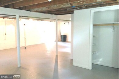 13106 Parkland Dr, Rockville, MD 20853 - photo 6