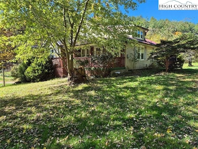 720 Mash Rd, West Jefferson, NC 28694 - photo 2