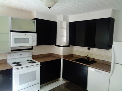 115 Firglade Ave unit 1, Springfield, MA 01108 - photo 2