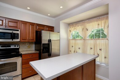 3944 Angelton Ct, Burtonsville, MD 20866 - photo 5