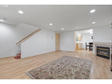 600 SE 151st Ave, Portland, OR 97233 - photo 2