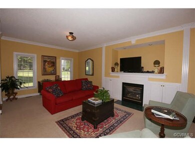 Plenty of Room in the Family Room/Great Room for S