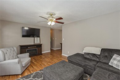 1075 Valley Park St, Marion, IA 52302 - photo 4