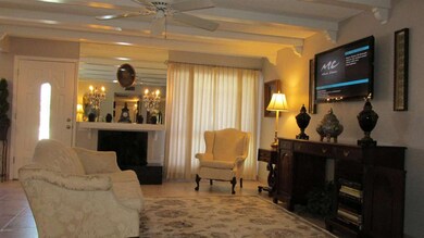 LIVING RM