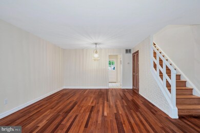 9846 Hollow Glen Place, Silver Spring, MD 20910 - photo 5