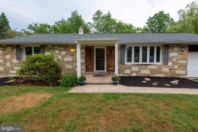 947 Manor Ln, Southampton, PA 18966 - photo 5