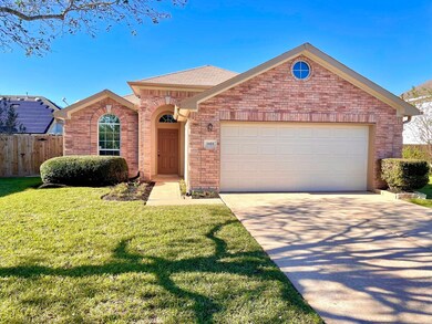 1423 Barras St, Alvin, TX 77511 - photo 2