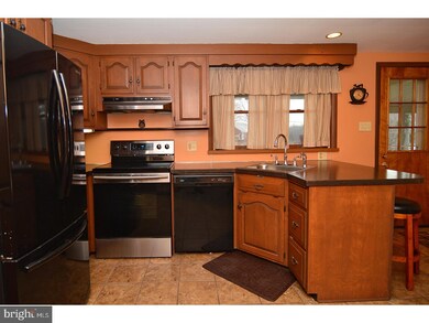 607 Clair St, Reading, PA 19607 - photo 7