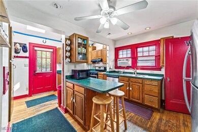 3419 Superior Park Dr, Cleveland Heights, OH 44118 - photo 3