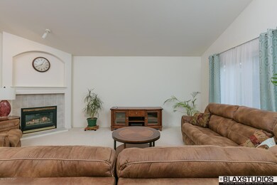 Gas Fireplace!