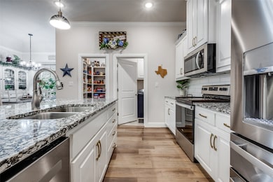 306 Osage Ct, Krum, TX 76249 - photo 7