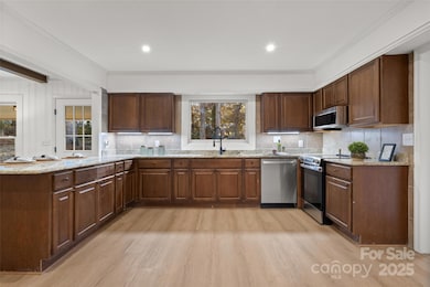 805 Leewood Dr, Monroe, NC 28112 - photo 4