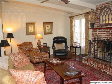 WARM INVITING FAMILY ROOM
