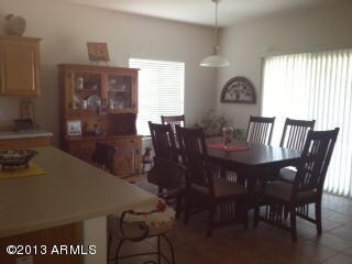 EAT-IN KITCHEN