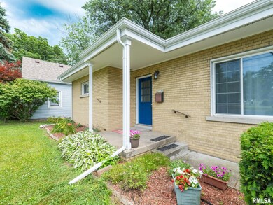 1036 E Forrest Hill Ave, Peoria, IL 61603 - photo 2