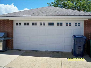 Parking Lot/Garage