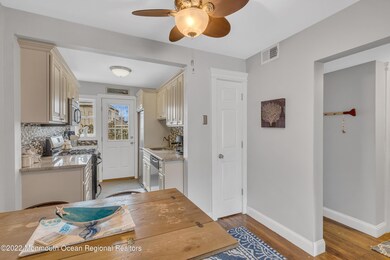 31 Cedar Ave