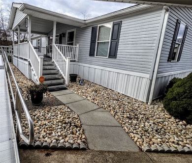 105 Eagle Pointe Dr, New Eagle, PA 15067 - photo 4