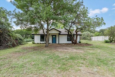 210 Spring Valley Ct, Springtown, TX 76082 - photo 3