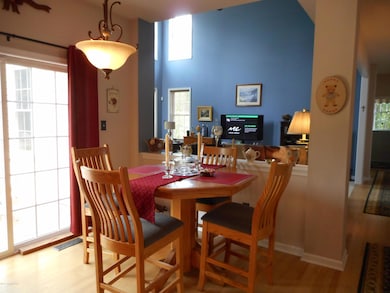 1239 Woodberry Dr, Mountain Top, PA 18707 - photo 7