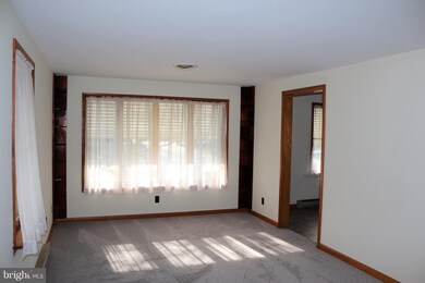 11221 Greenmount Ave, Hagerstown, MD 21740 - photo 5