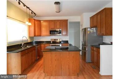 5615 Heritage Hills Cir, Fredericksburg, VA 22407 - photo 2