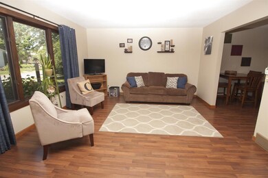 114 Barnett Dr, Cedar Falls, IA 50613 - photo 3