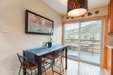 2505_wren_house_16_interior_dinette