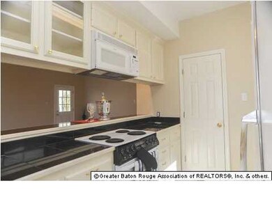 Granite countertops, builtin microwave